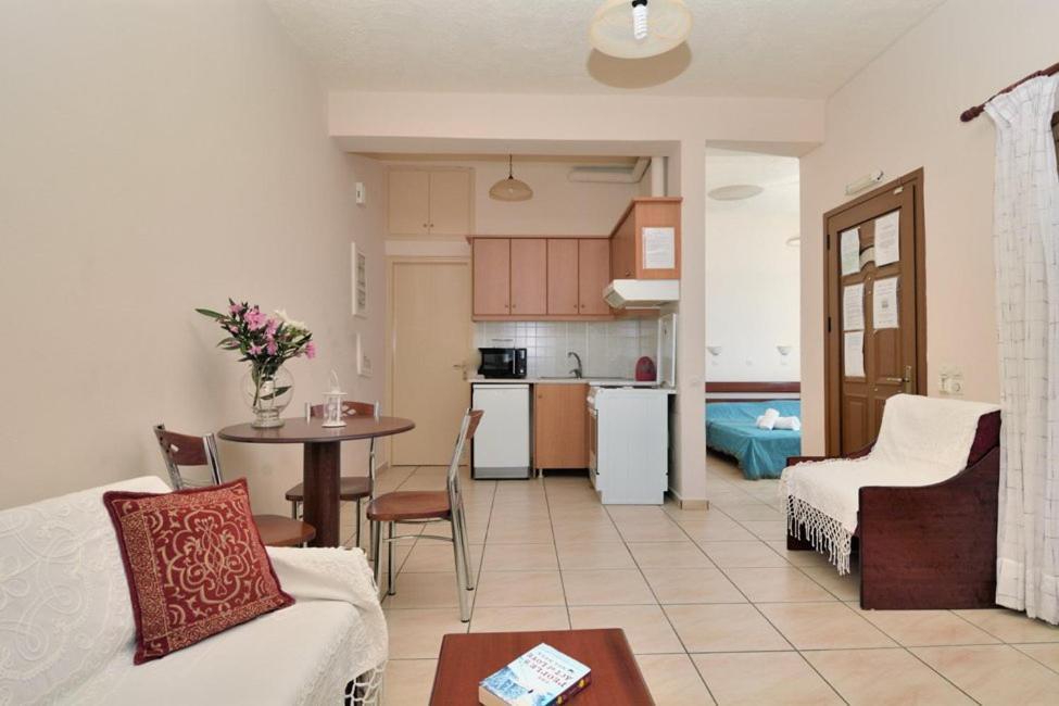 Markos Apartments 2 Stoúpa Dış mekan fotoğraf
