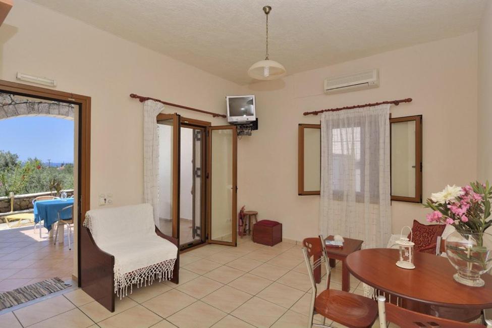 Markos Apartments 2 Stoúpa Dış mekan fotoğraf
